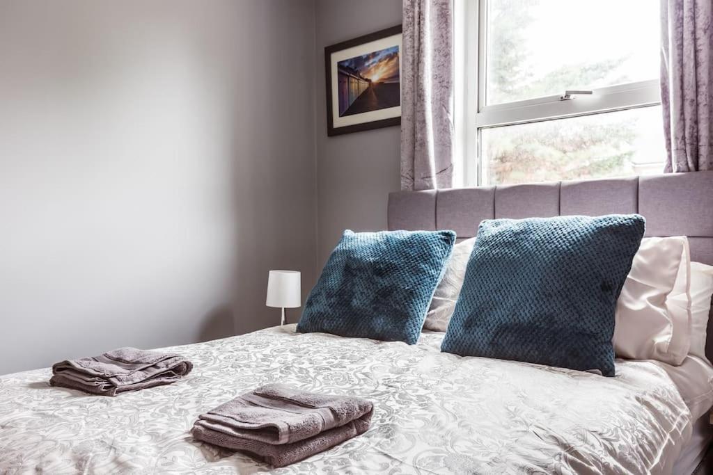 4 Bedroom House, 2 Min Walk From Station London Eksteriør bilde
